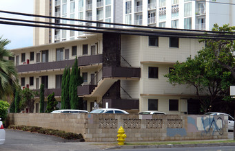 747 University Ave in Honolulu, HI - Building Photo - Building Photo