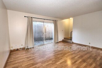 2722 26th St in Sacramento, CA - Building Photo - Building Photo