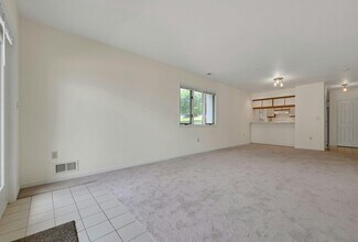 64 Hudson Point Ln in Ossining, NY - Building Photo - Building Photo