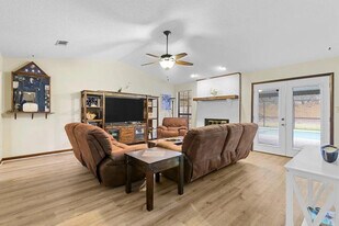 937 Ridgewood Way in Niceville, FL - Building Photo