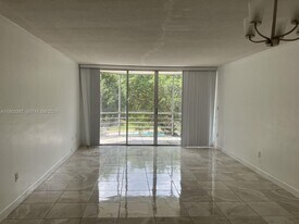 1601 NE 191st St in Miami, FL - Building Photo