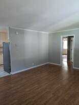 550 Harding Pl, Unit F109 in Nashville, TN - Building Photo