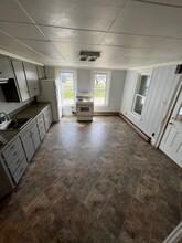 306 Charles St in Calmar, IA - Building Photo - Building Photo