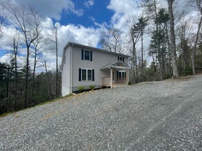 350 Pinewood Cir in Fleetwood, NC - Building Photo - Building Photo