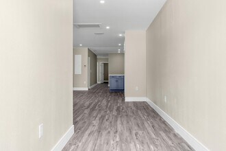 2451 NW 21st St in Fort Lauderdale, FL - Building Photo - Building Photo