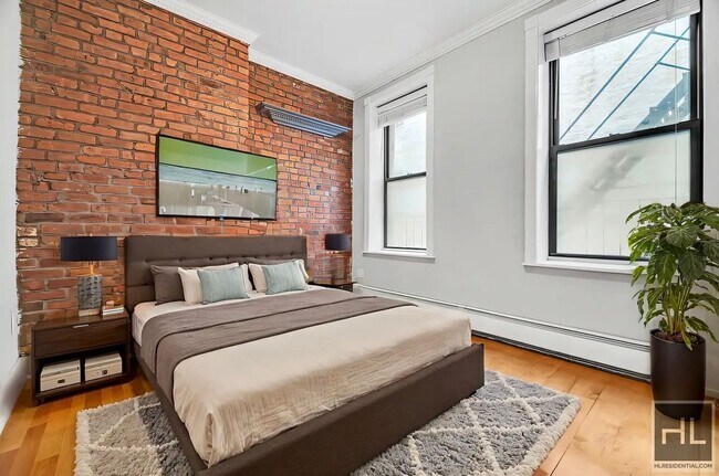 Stanton Street, Unit 6G in New York, NY - Foto de edificio - Building Photo