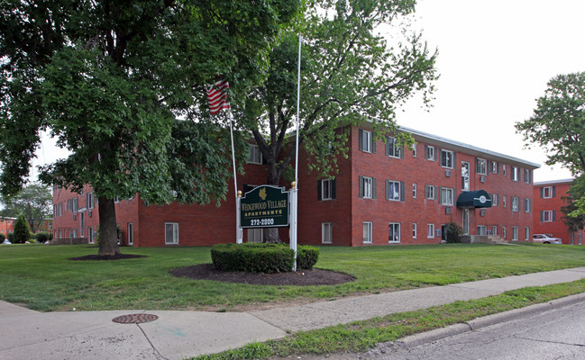 Wedgewood Village Apartments in Columbus, OH - Foto de edificio - Building Photo