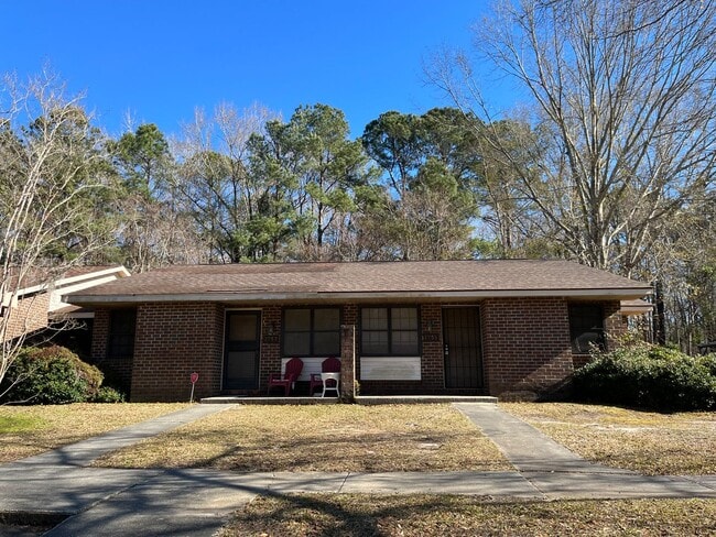 property at 2755 Oak Leaf Dr