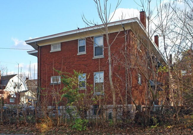 1919 Young St in Cincinnati, OH - Building Photo - Building Photo