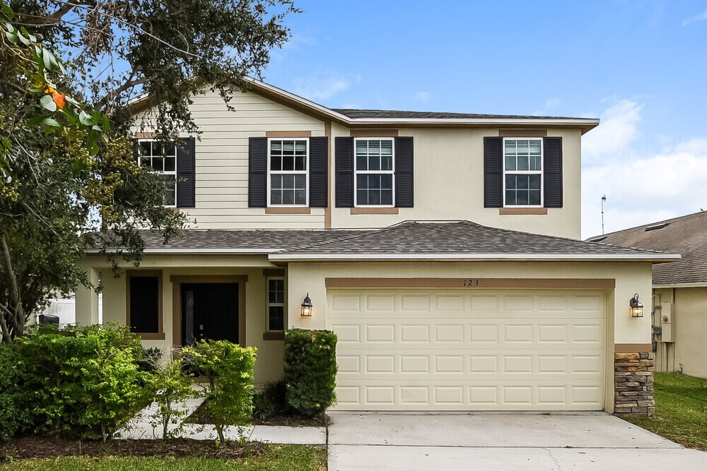 123 Prairie Falcon Dr in Groveland, FL - Building Photo