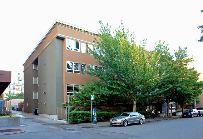 Vine Court Apartments in Seattle, WA - Foto de edificio - Building Photo