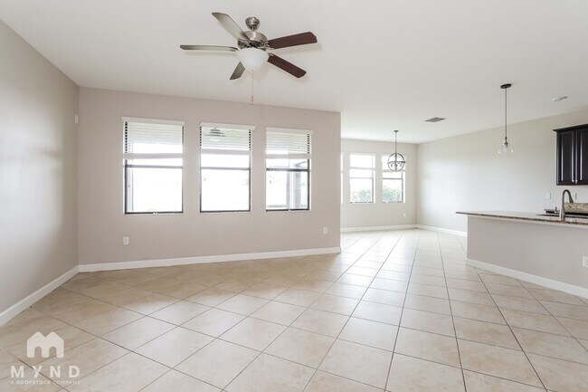 10159 Newminster Loop in Ruskin, FL - Building Photo - Building Photo