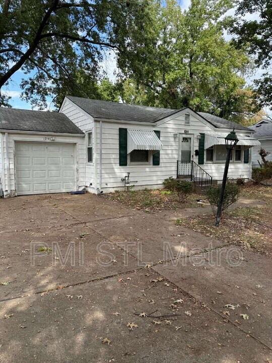 1241 Avant Dr in St. Louis, MO - Building Photo