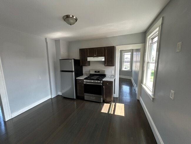 26 Arlington St, Unit 2