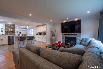 9 Cobblers Ln in Norwalk, CT - Foto de edificio - Building Photo