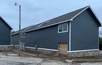 Parklane Townhomes in Oklahoma City, OK - Foto de edificio - Building Photo