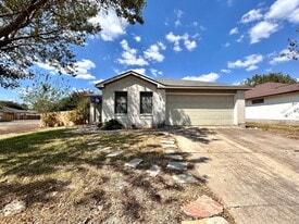 888 Brandi Cir in Kyle, TX - Building Photo