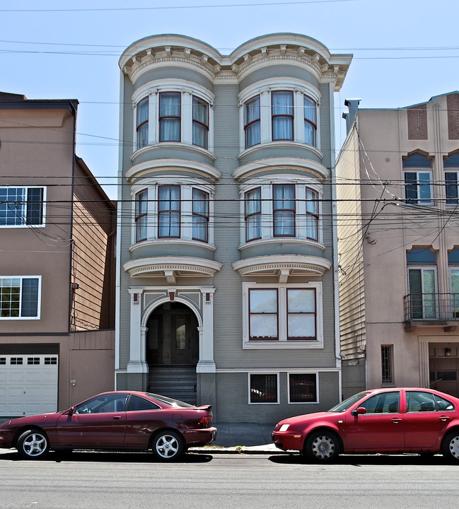 2147 Greenwich St in San Francisco, CA - Building Photo