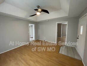 618 W Harrison St in Springfield, MO - Building Photo - Building Photo