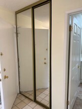 23515 Lyons Ave in Santa Clarita, CA - Building Photo - Building Photo