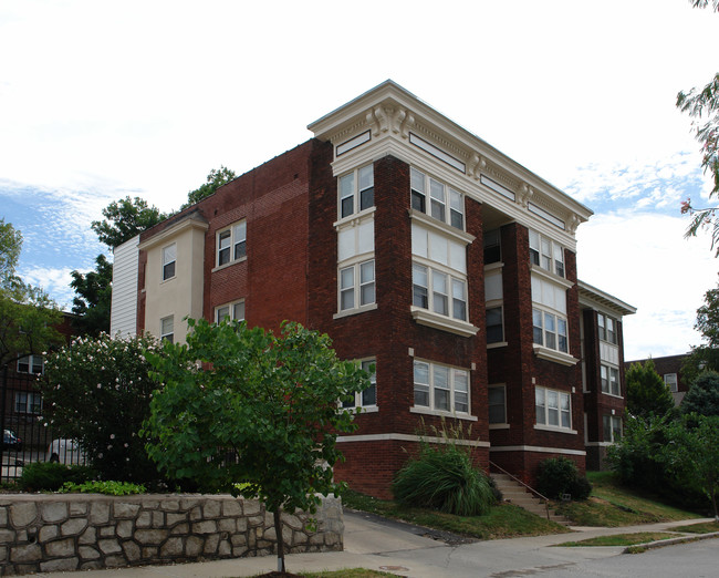 Weaver Apt's in Kansas City, MO - Foto de edificio - Building Photo