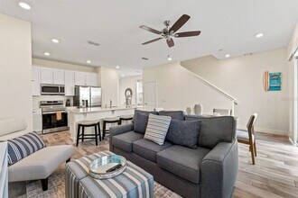 2979 Castaway Ln in Kissimmee, FL - Building Photo - Building Photo