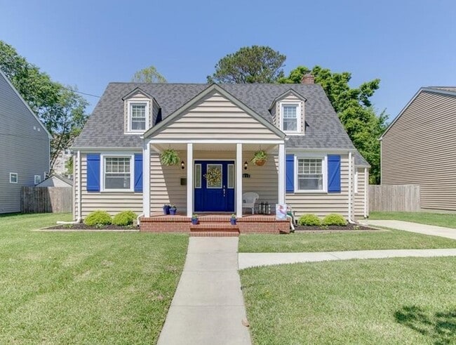 property at 7415 Yorktown Dr