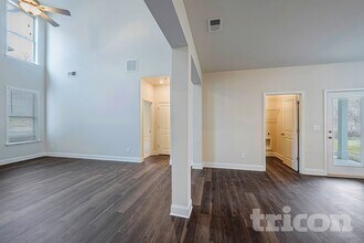 219 Margrave Dr in Holly Springs, GA - Foto de edificio - Building Photo