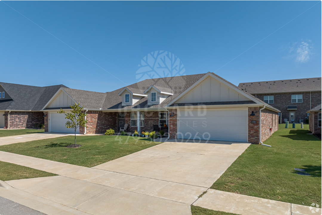 85 E Loveland Loop in Farmington, AR - Building Photo