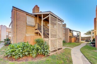 10202 Forum Park Dr in Houston, TX - Building Photo
