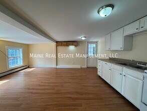 206 Maine Ave in Farmingdale, ME - Building Photo - Building Photo