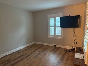 407 W 6th Ave in Conshohocken, PA - Building Photo - Building Photo