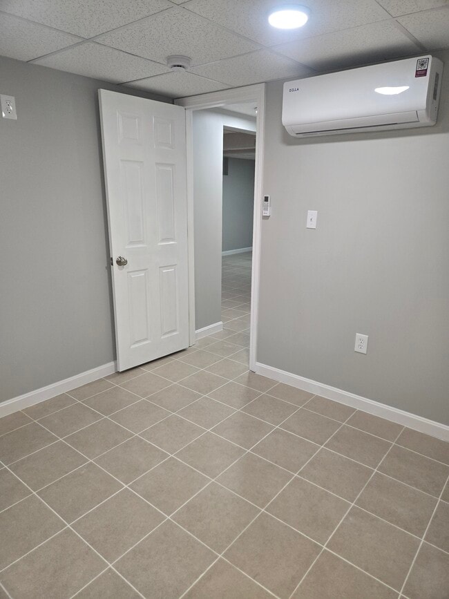 1073 Main St in Haverhill, MA - Foto de edificio - Building Photo