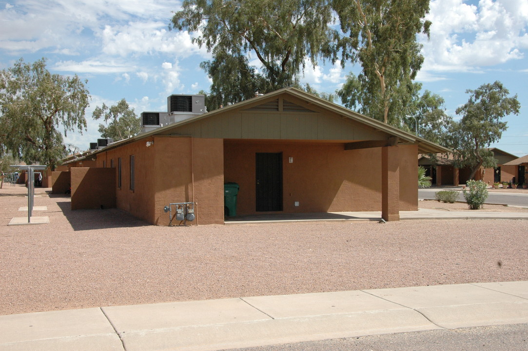 Guadalupe Barrio Nuevo Apartments in Guadalupe, AZ - Building Photo