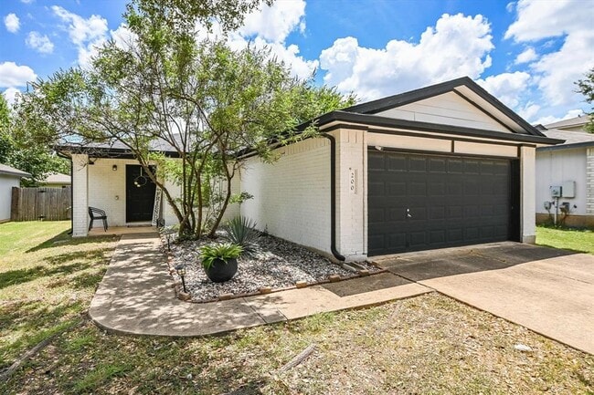 200 Brentwood Dr in Leander, TX - Building Photo - Building Photo