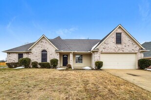13078 Braybourne Pkwy in Olive Branch, MS - Building Photo