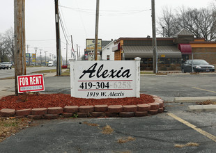 Alexia Apartments in Toledo, OH - Building Photo - Building Photo