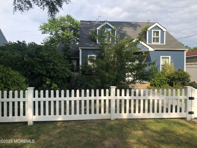 2 Riverview Ave in Long Branch, NJ - Building Photo - Building Photo