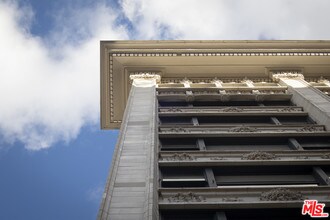 315 W 5th St-Unit -902 in Los Angeles, CA - Building Photo - Building Photo