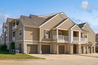 Mansions at Jordan Creek in West Des Moines, IA - Building Photo - Building Photo