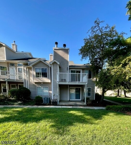 26 Spruce Ct in Bedminster, NJ - Building Photo