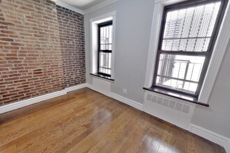 345 W 53rd St, Unit 2B in New York, NY - Building Photo - Building Photo