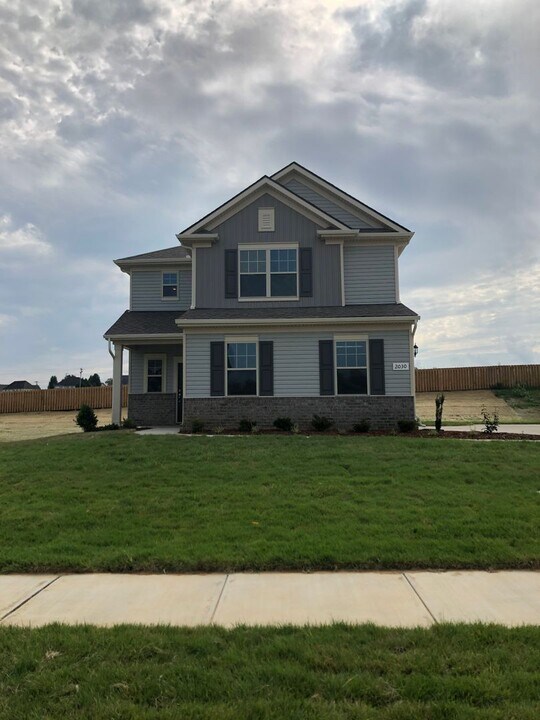 2030 Sercy Dr in Spring Hill, TN - Building Photo