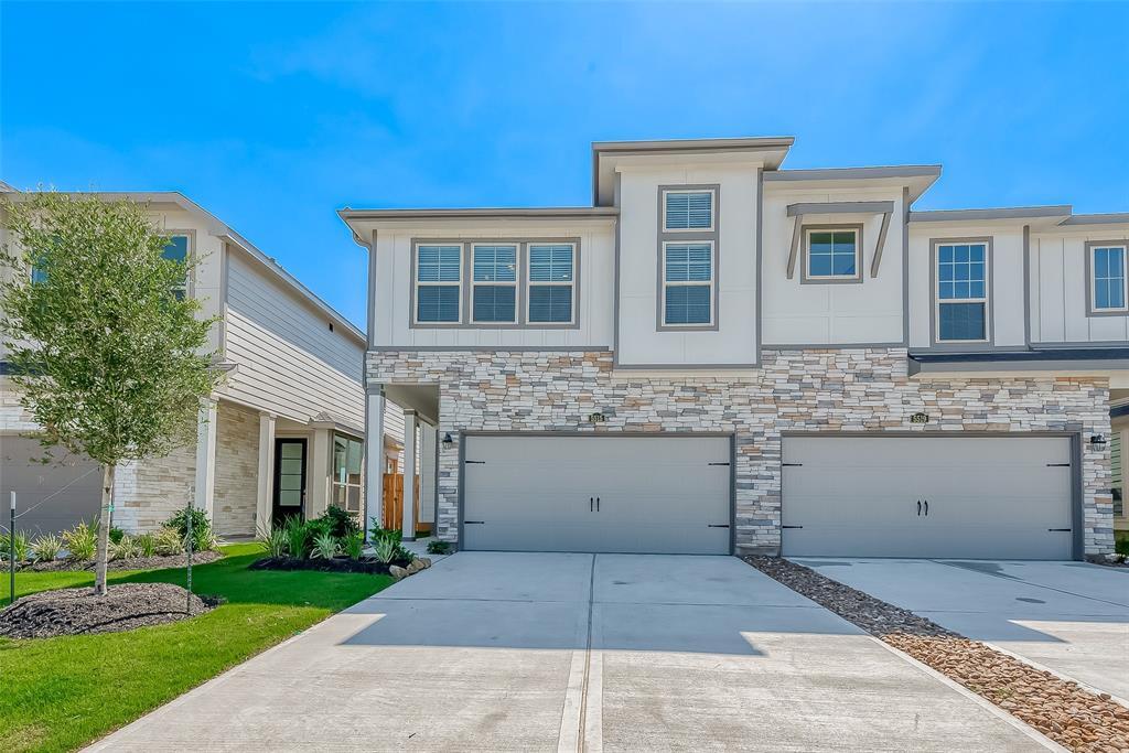 5515 Holly Hvn Ct in Fulshear, TX - Foto de edificio
