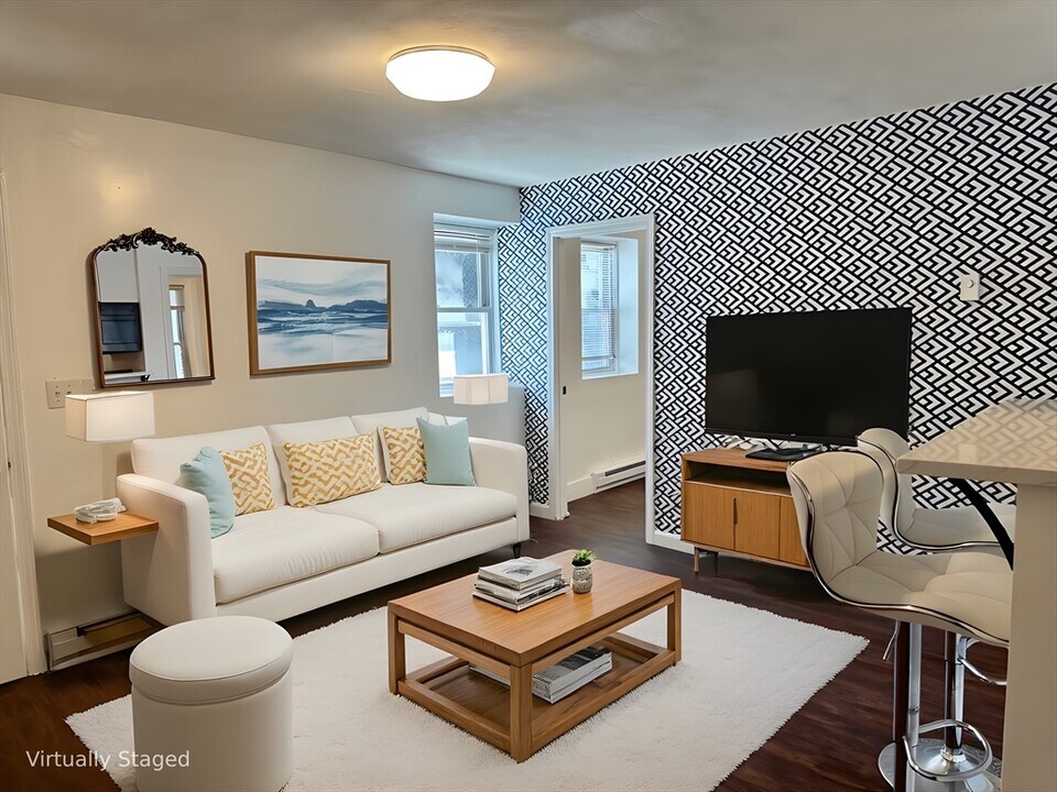 90 Brooks St in Boston, MA - Building Photo