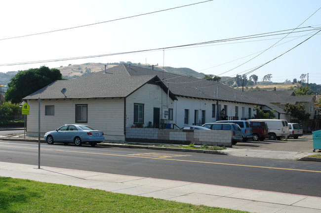 5 Apartment Units in Santa Paula, CA - Building Photo - Building Photo