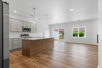 2723 Sachet Pl in Bellevue, WI - Foto de edificio - Building Photo