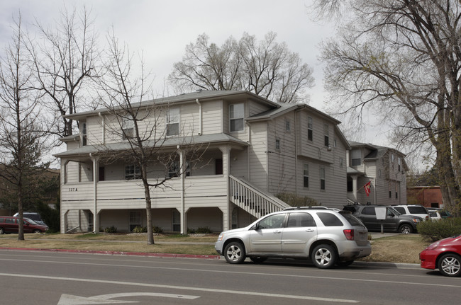 327 Remington St in Fort Collins, CO - Foto de edificio - Building Photo