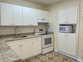 3103 SW 23rd St in Miami, FL - Foto de edificio - Building Photo