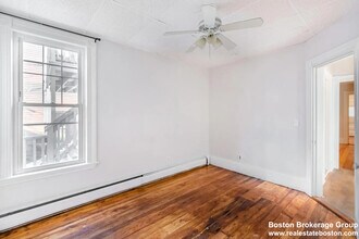 31 Falcon St, Unit 1 in Boston, MA - Building Photo - Building Photo